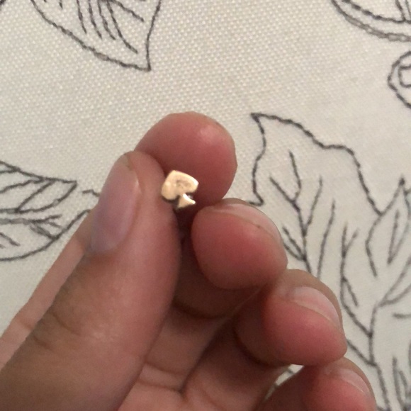 Kate Spade Ace of Spades rose gold studs - Picture 2 of 3